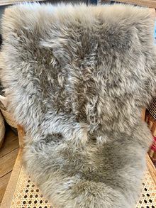  Long Wool Single Large Vole Sheepskin