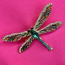  Dainty Dragonfly Brooch / Scarf Pin
